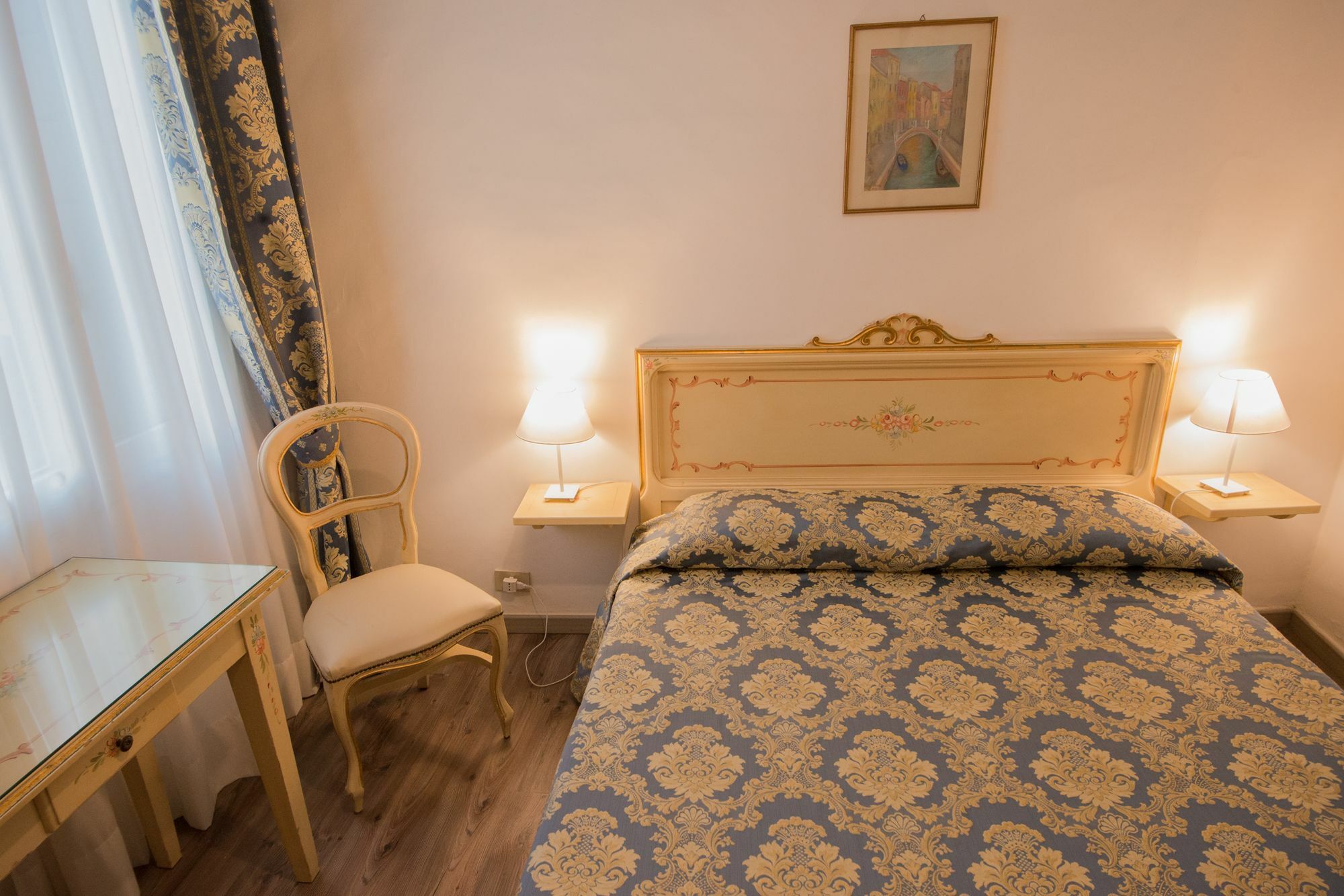 Casa Peron Hotel *