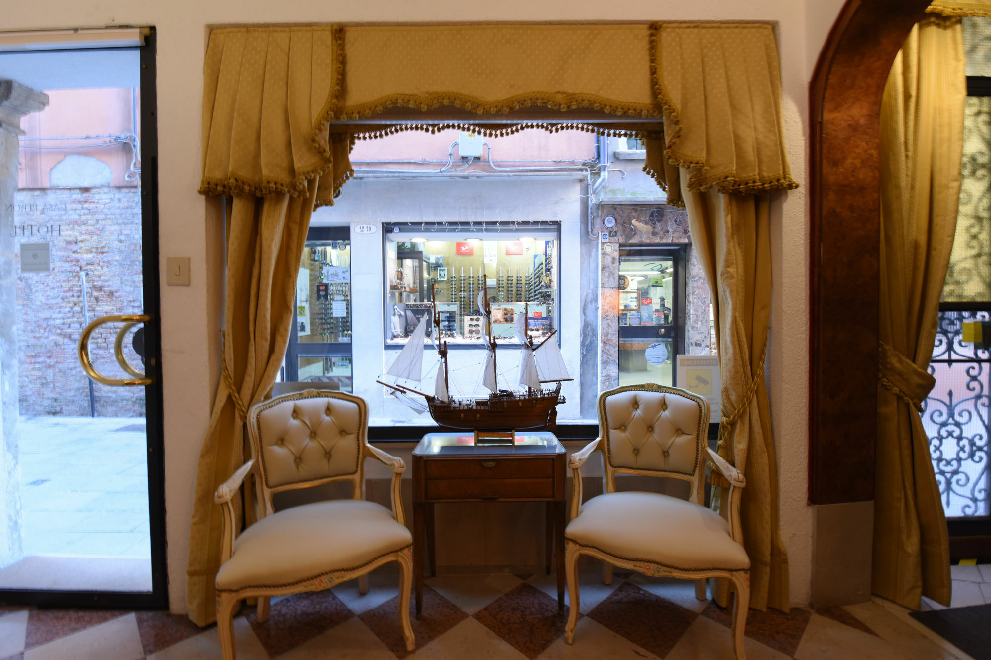 Casa Peron *